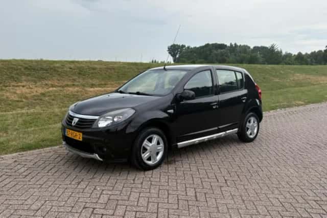 Dacia Sandero (2011) thumbnail 1