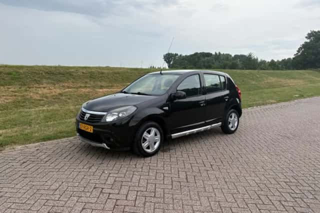 Dacia Sandero (2011) thumbnail 1