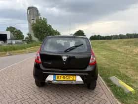 Dacia Sandero (2011) thumbnail 4