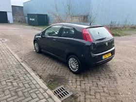 Fiat Grande Punto (2011) thumbnail 4