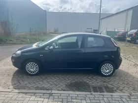 Fiat Punto (2011) thumbnail 3
