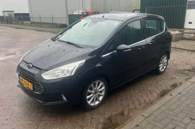 Ford B-Max (2016) thumbnail 1