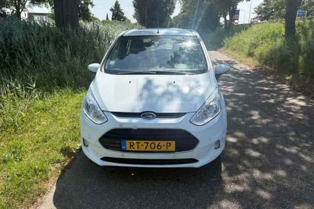 Ford B-Max (2018) thumbnail 2