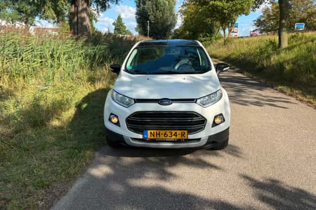 Ford EcoSport (2017) thumbnail 2