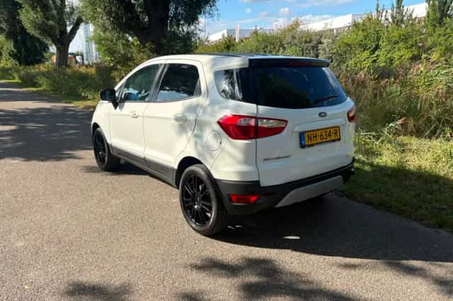 Ford EcoSport (2017) thumbnail 4