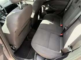 Ford Focus thumbnail 24