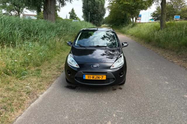 Ford Ka (2011) thumbnail 2