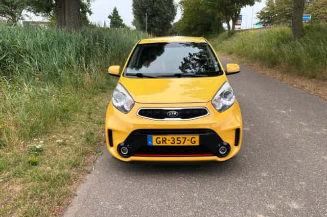 Kia Picanto (2015) thumbnail 2