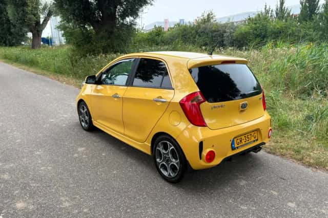 Kia Picanto (2015) thumbnail 4