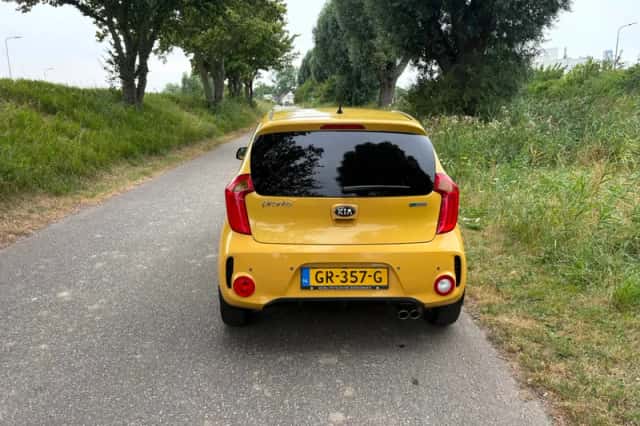 Kia Picanto (2015) thumbnail 5
