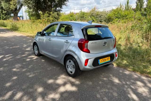 Kia Picanto (2020) thumbnail 4