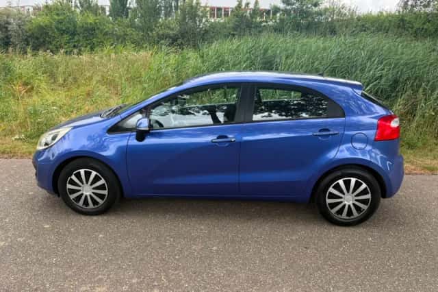 Kia Rio (2012) thumbnail 3