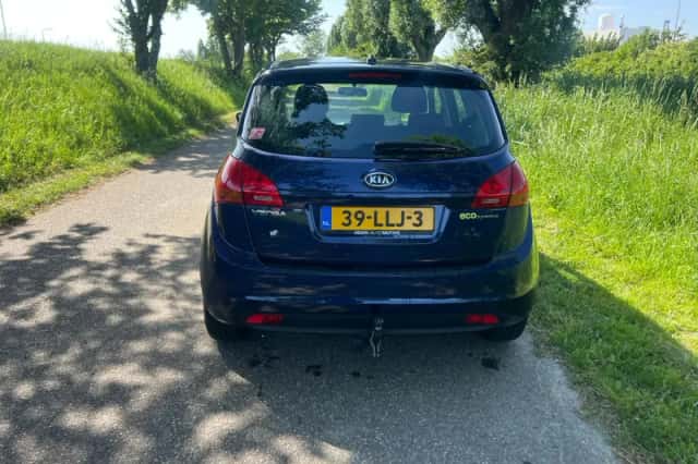 Kia Venga (2010) thumbnail 5