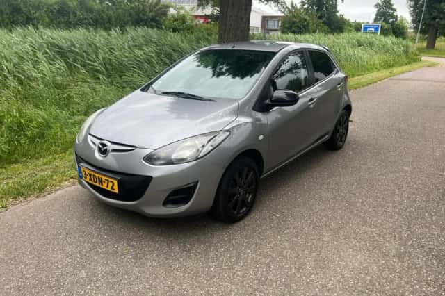 Mazda 2 (2014) thumbnail 1
