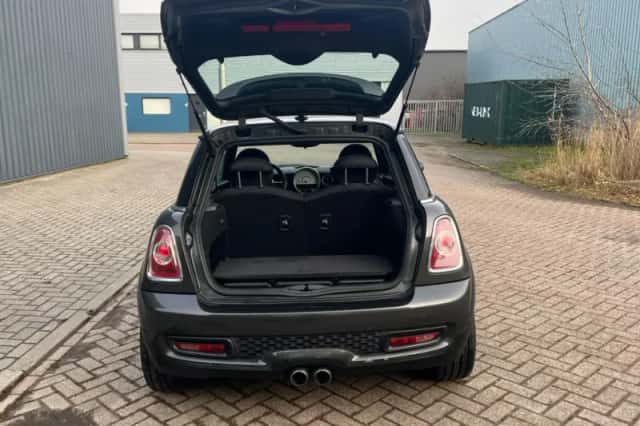 MINI Mini (2011) thumbnail 6