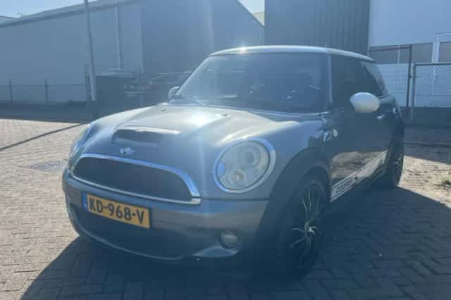 MINI Mini (2009) thumbnail 1