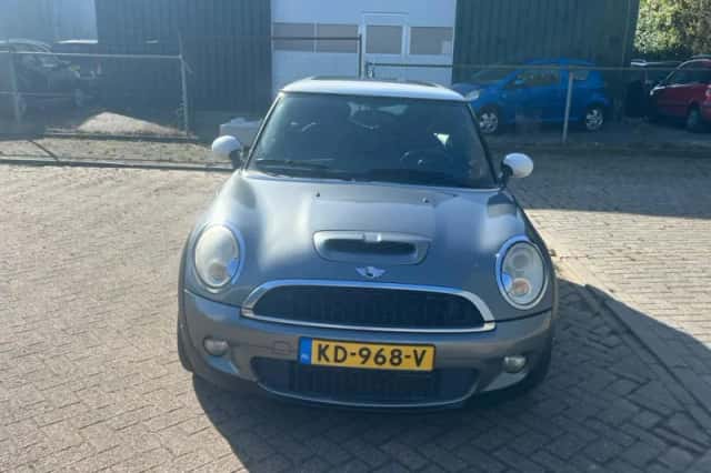 MINI Mini (2009) thumbnail 2