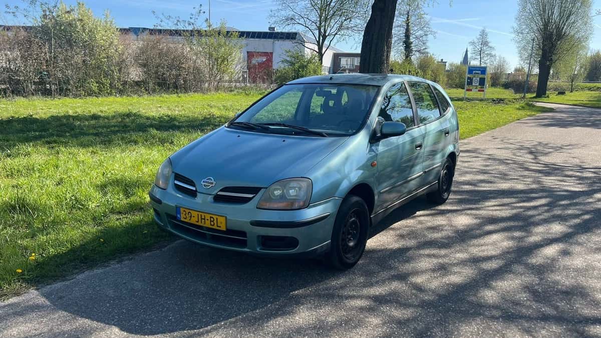 Nissan Almera Tino — foto 1