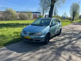 Nissan Almera Tino