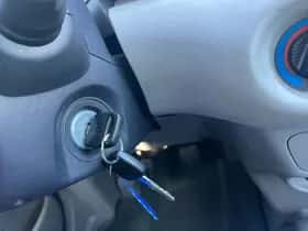 Nissan Almera Tino thumbnail 12