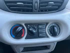 Nissan Almera Tino thumbnail 14