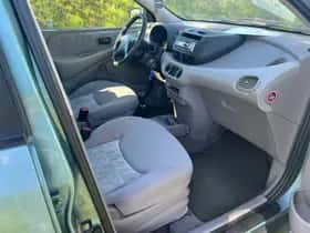 Nissan Almera Tino thumbnail 19