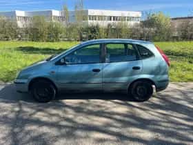 Nissan Almera Tino thumbnail 3
