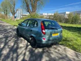 Nissan Almera Tino thumbnail 4