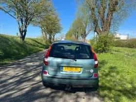 Nissan Almera Tino thumbnail 5