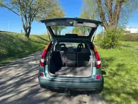 Nissan Almera Tino thumbnail 6