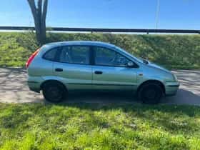 Nissan Almera Tino thumbnail 8