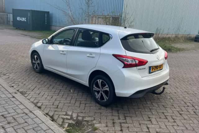 Nissan Pulsar (2015) thumbnail 5