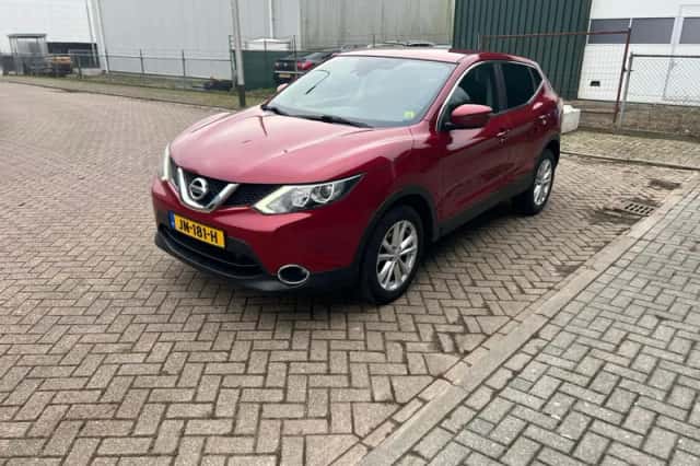 Nissan Qashqai (2015) thumbnail 1