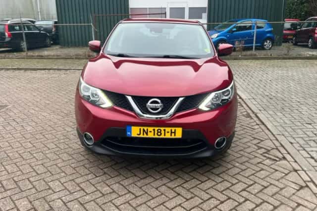 Nissan Qashqai (2015) thumbnail 2