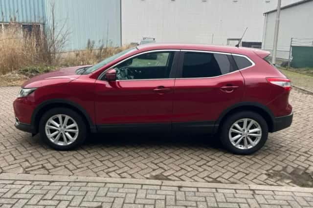 Nissan Qashqai (2015) thumbnail 3