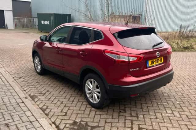 Nissan Qashqai (2015) thumbnail 4