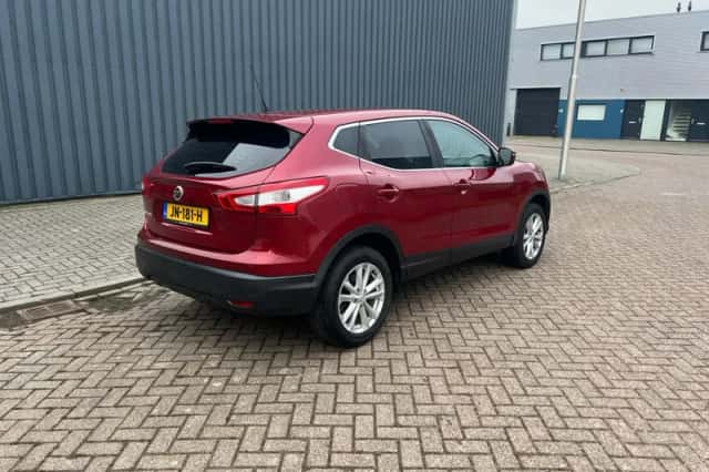 Nissan Qashqai (2015) thumbnail 5