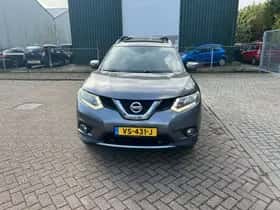 Nissan X-Trail (2016) thumbnail 2