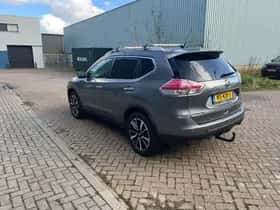 Nissan X-Trail (2016) thumbnail 4