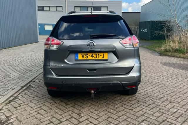 Nissan X-Trail (2016) thumbnail 5