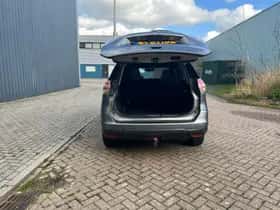 Nissan X-Trail (2016) thumbnail 6