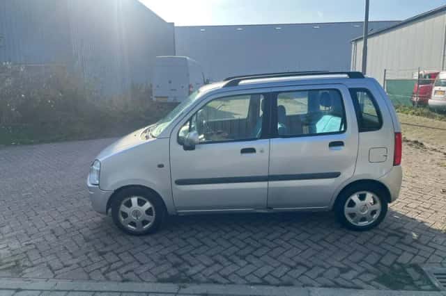 Opel Agila (2000) thumbnail 4