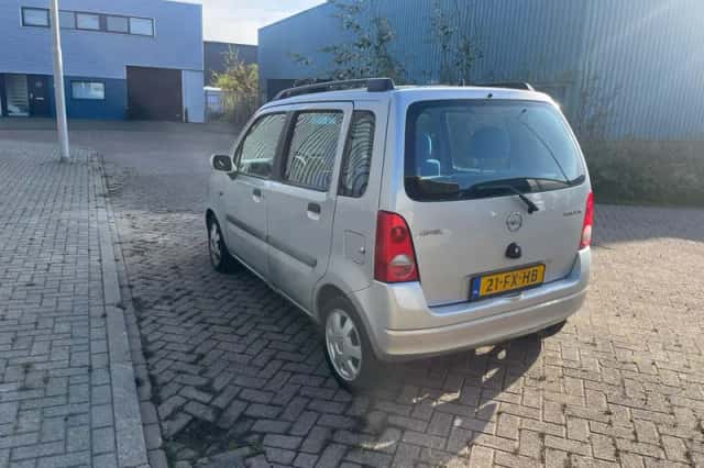 Opel Agila (2000) thumbnail 5