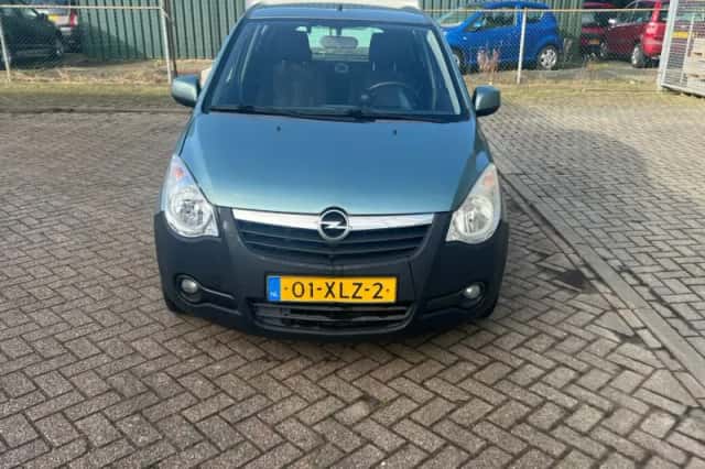Opel Agila (2012) thumbnail 2