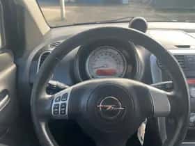 Opel Agila (2012) thumbnail 11