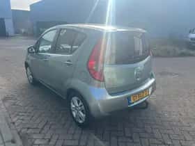 Opel Agila (2012) thumbnail 4
