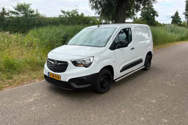 Opel Combo (2024) thumbnail 1
