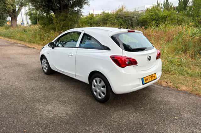 Opel Corsa (2017) thumbnail 4