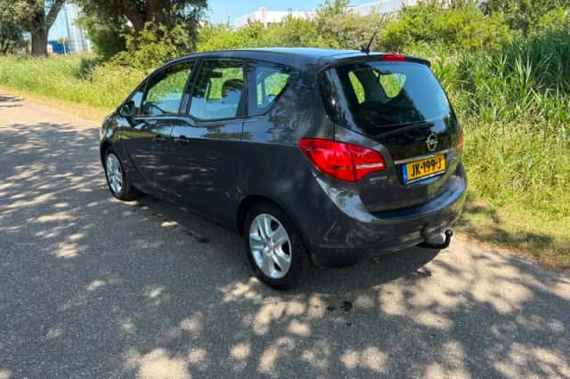 Opel Meriva (2014) thumbnail 4
