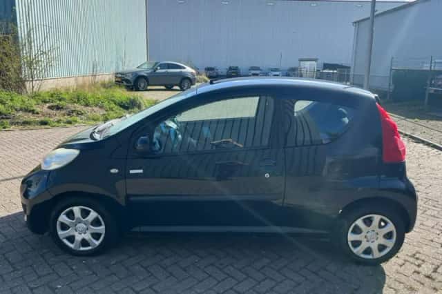 Peugeot 107 (2011) thumbnail 3